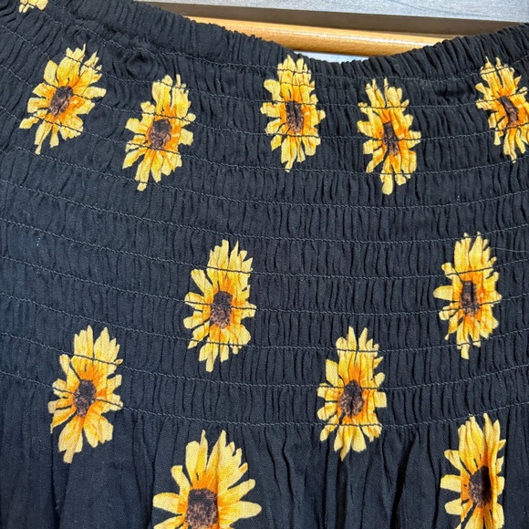 Rue21 Yellow Sunflower Floral Black Lace Flowy Blouse Top NWT Women's L - Picture 10 of 10